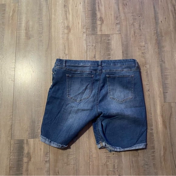 Vanilla Star Denim Shorts. In excellent condition. - Picture 2 of 3
